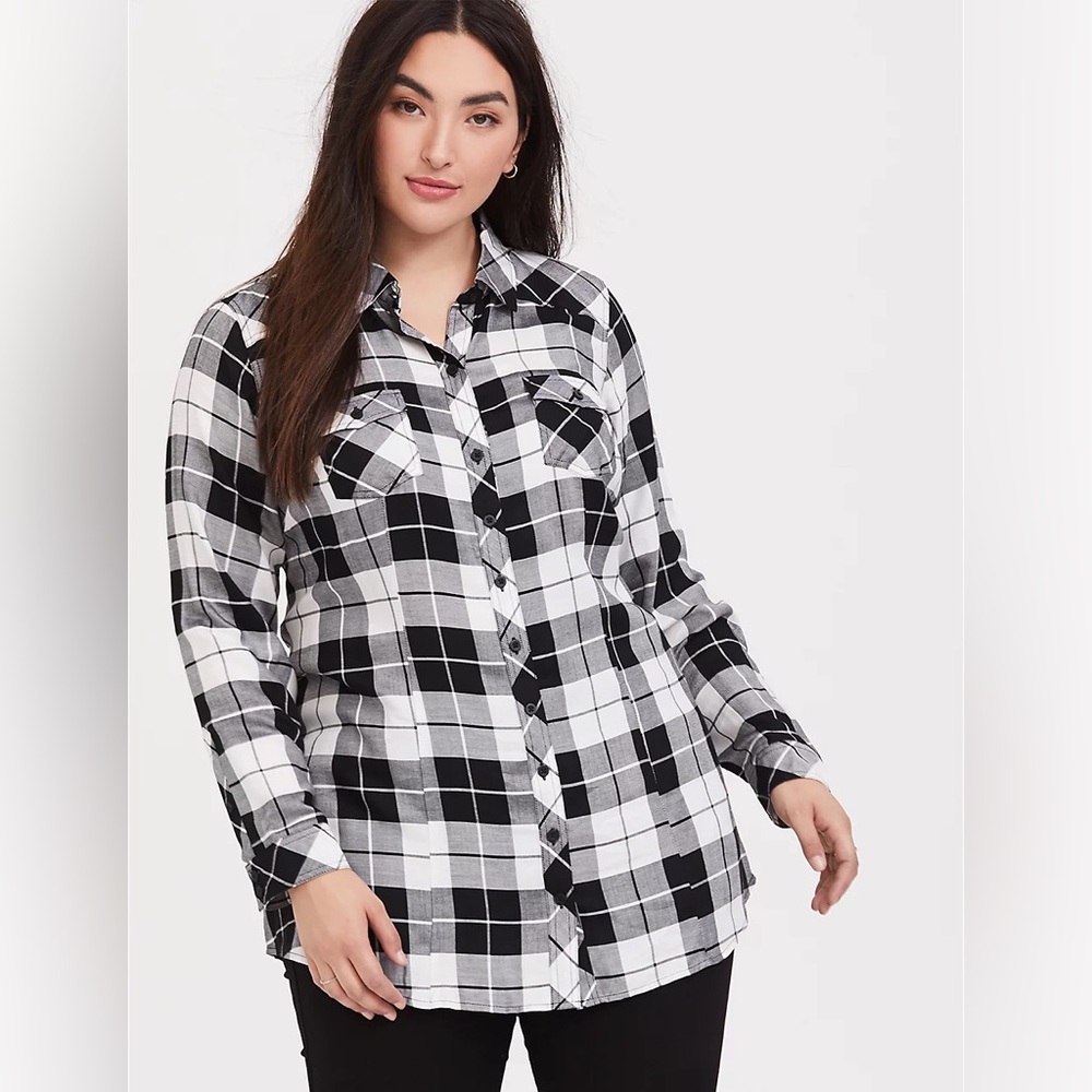 Torrid 2 Taylor Rayon Twill Button-Down Plaid Tunic Shirt- Black and White